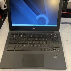 HP 11a g8 ee AMD 4A-9120 Radeon R4